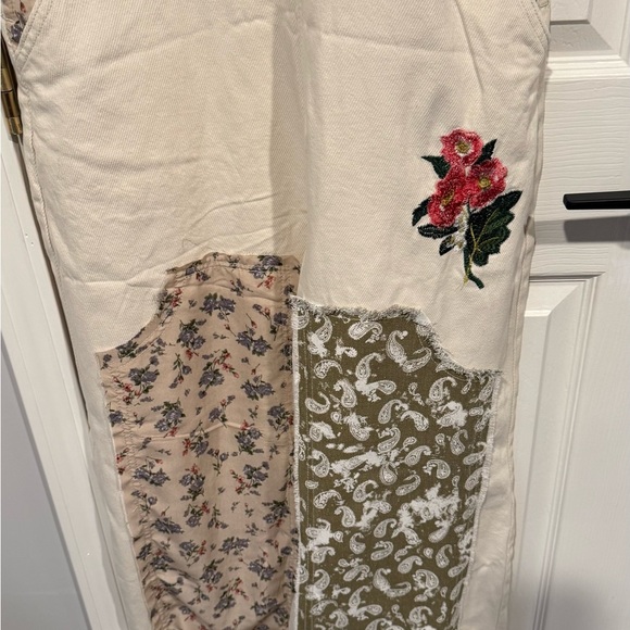 POL Almond Denim Floral Lover
Embroidery Patchwork Overalls - Picture 7 of 10